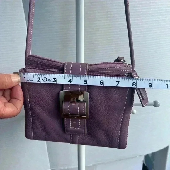 Tignanello Leather Crossbody Bag/Organizer. Lavender - Picture 4 of 11